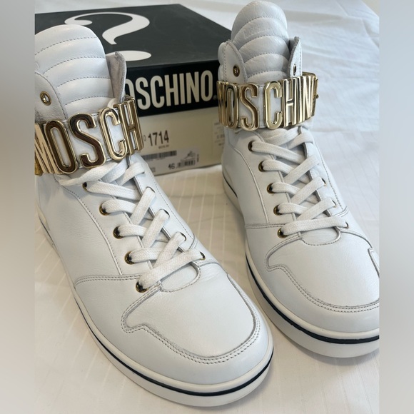 Moschino Men’s luxury sneaker Size 46 - Lightly used with signs of wear. - Picture 3 of 8